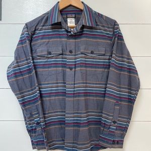 Patagonia long sleeve men’s xs
